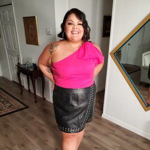 Pink bow top